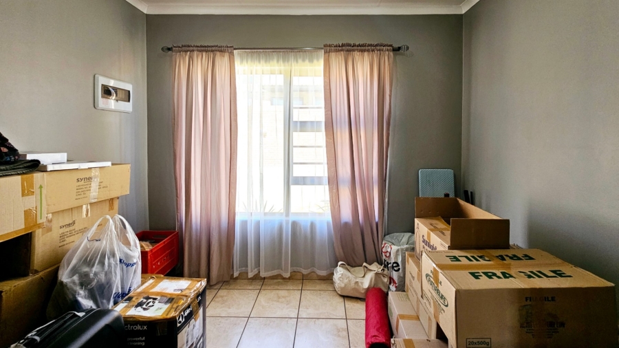 2 Bedroom Property for Sale in Hillside Free State